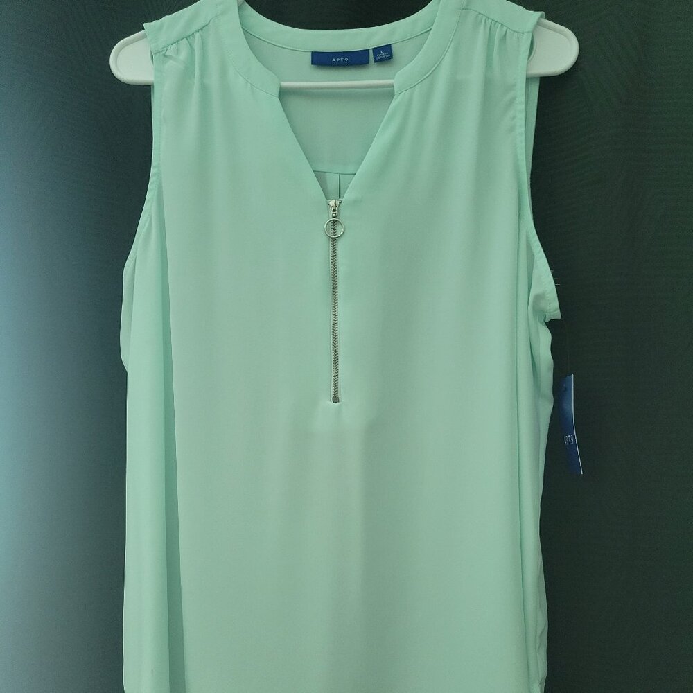 NWT MINT GREEN SLEEVELESS BLOUSE WITH FRONT SILVER ZIPPER SIZE LARGE